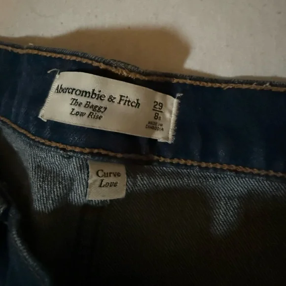 Abercrombie & Fitch The Baggy Low Rise Dark Blue Flare Jeans 29s (8 short) - Picture 3 of 6